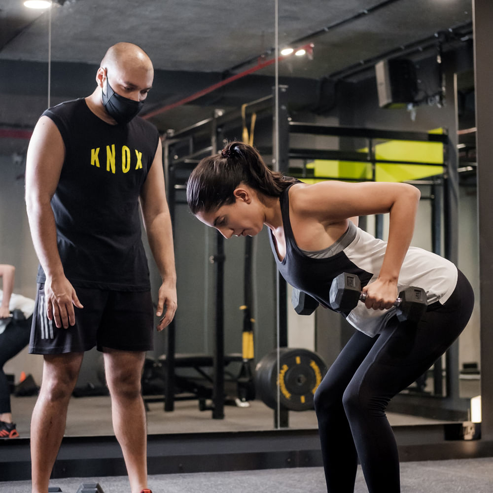 Sportswear,Physical fitness,Sleeveless shirt,Wrist,Waist,Muscle,Exercise,Knee,Abdomen,Torso