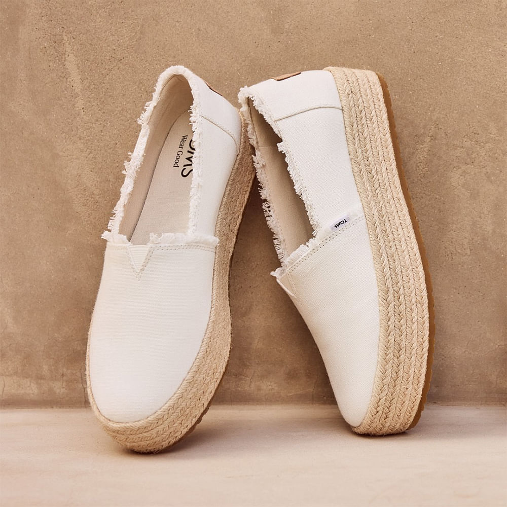 Natural material,Espadrille,Beach,Sand,Wedge