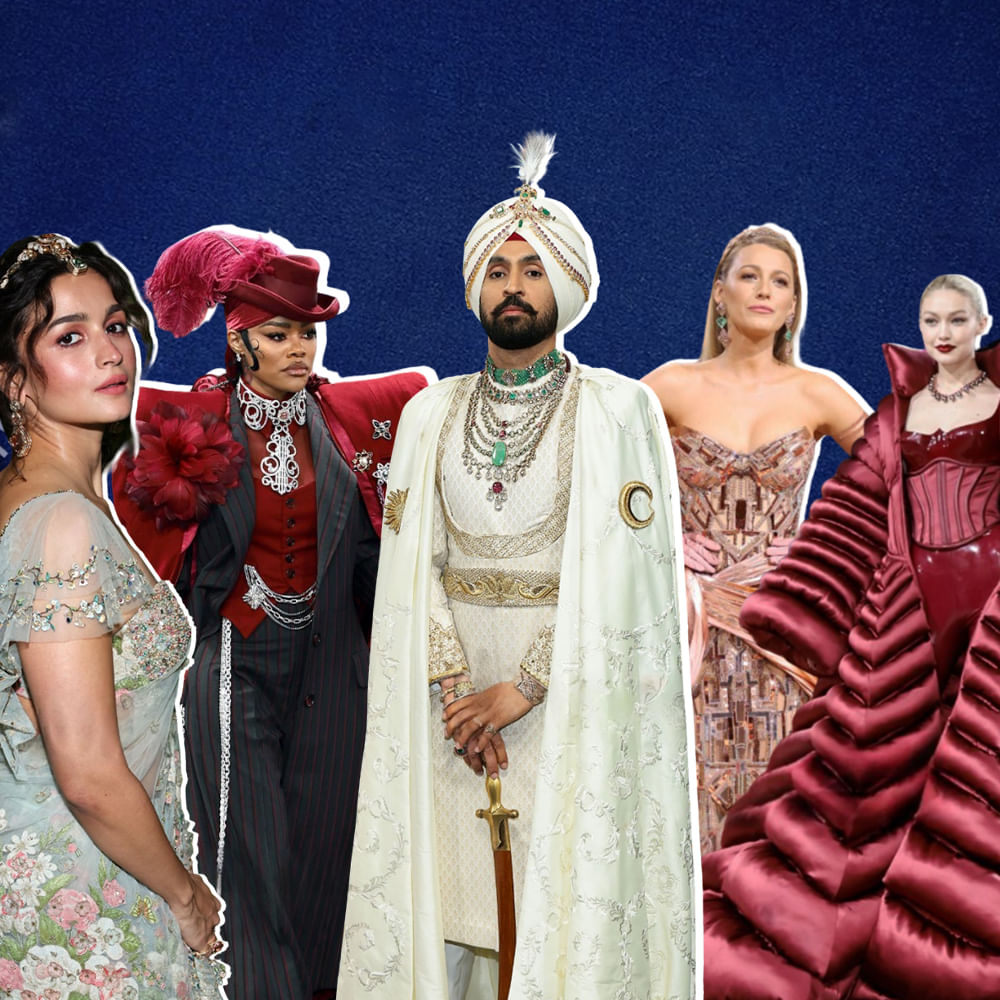 Headgear,Tradition,Entertainment,Headpiece,Costume,Fashion design,Necklace,Performing Arts,Turban,Performance