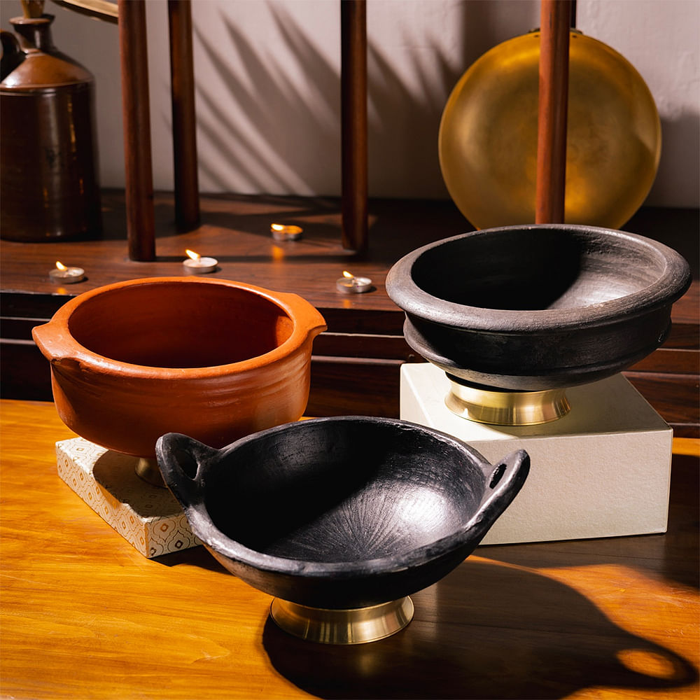 Serveware,Tableware,Bowl,Mortar and pestle,Mixing bowl,Ceramic,Pottery,Stoneware,Dishware,Still life photography