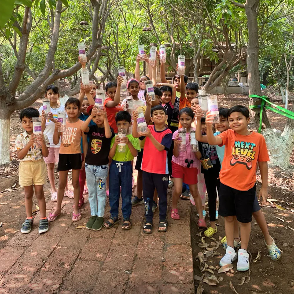 Happiness,Smile,Temple,Recreation,Community,Social group,Fun,Child,Leisure,Spring