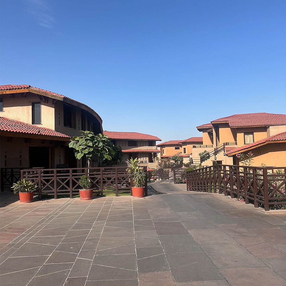Roof,Residential area,Balcony