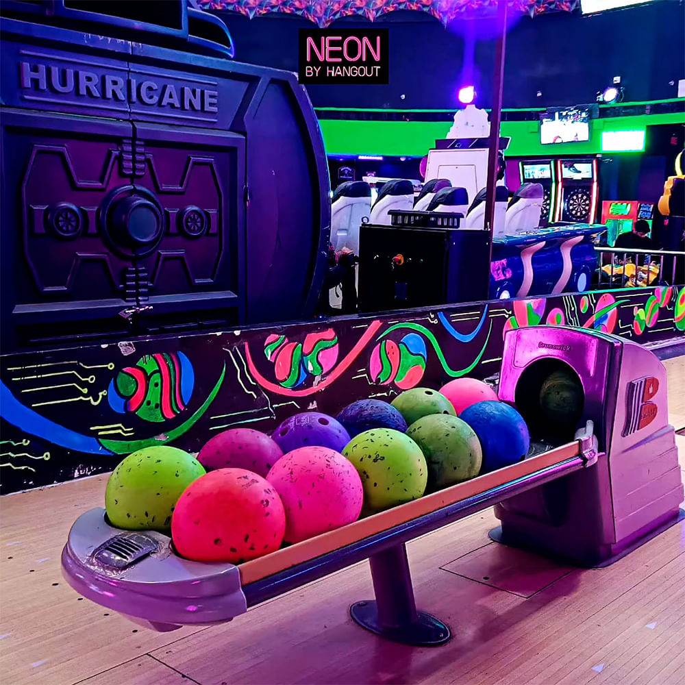 bowling equipment,Game,Ball,Bowling ball,Ten-pin bowling,Bowling,Indoor games and sports,Logo,Sphere,Toy