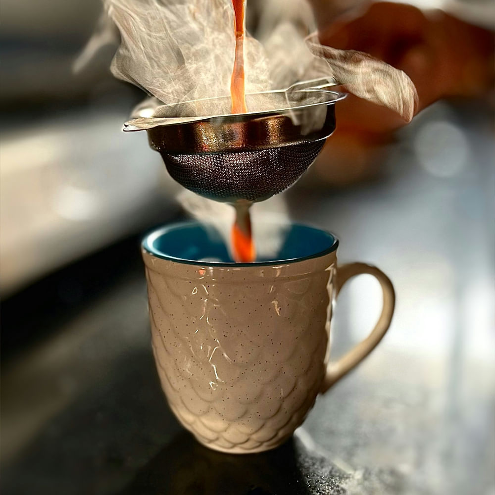 Tableware,Serveware,Cup,Drinkware,Teacup,Coffee cup,Cup,Tea,Kitchen utensil,Mug