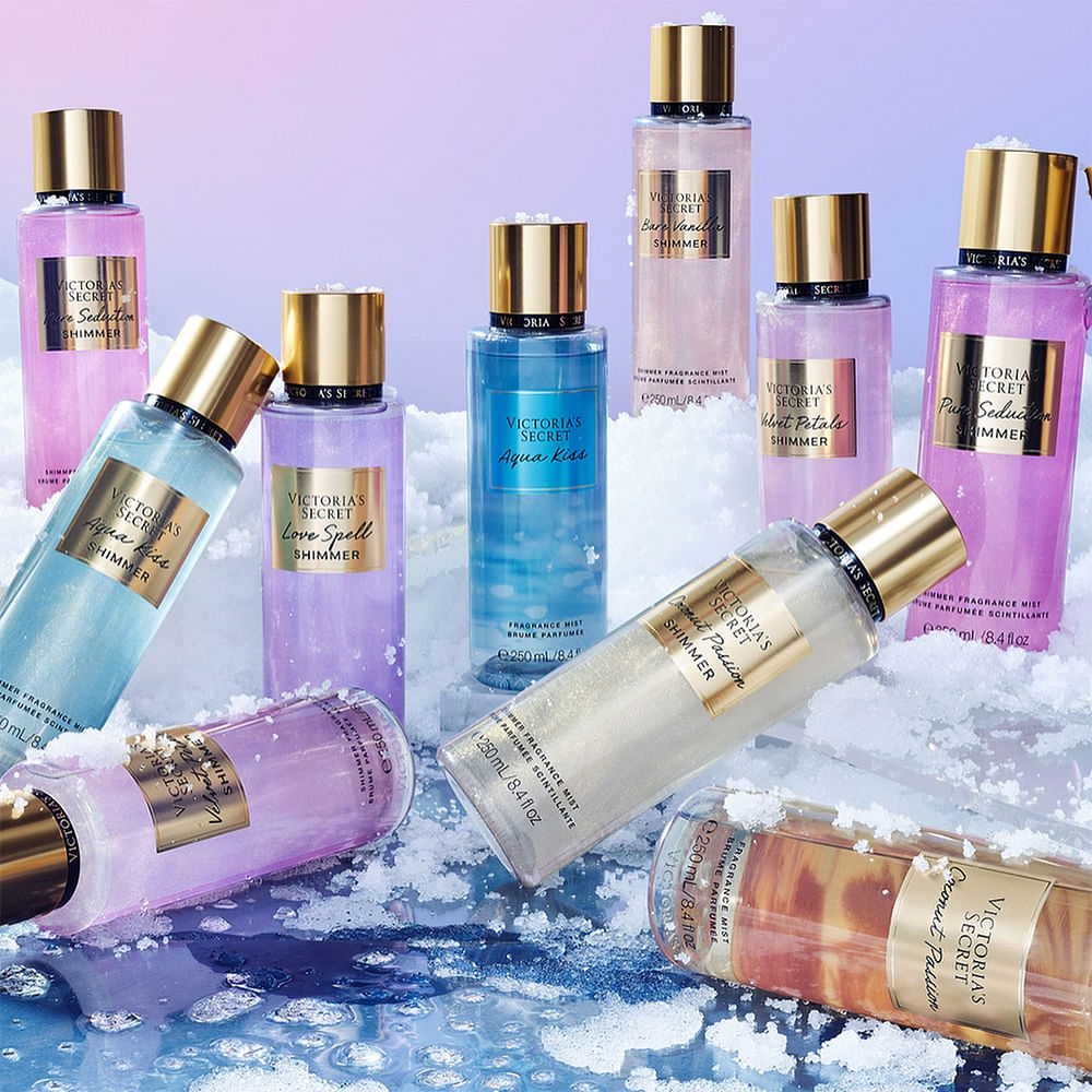 Bottle,Liquid,Personal care,Perfume,Cosmetics,Glass bottle,Solution,Solvent in chemical reactions