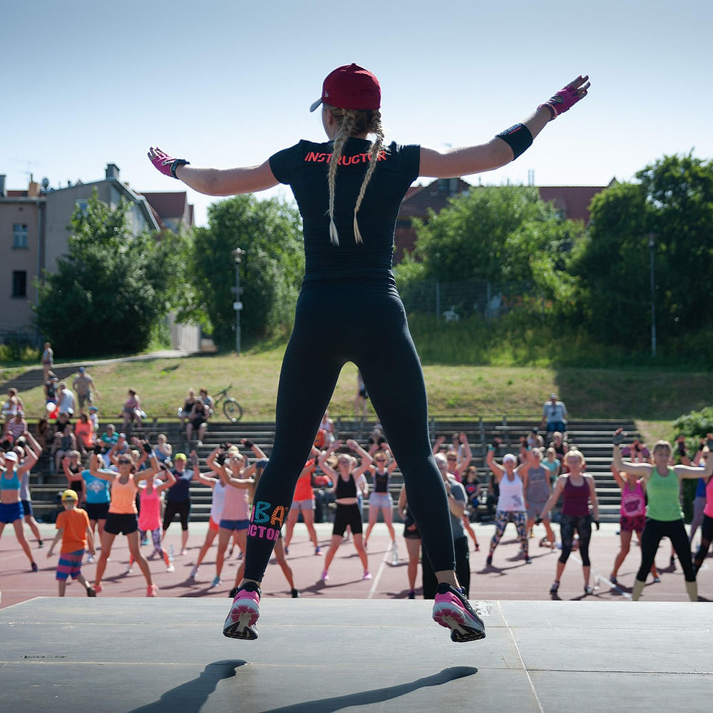 Recreation,Sports,Physical fitness,Entertainment,Performing Arts,Fun,Spandex,Leggings,Tights,Roller skating