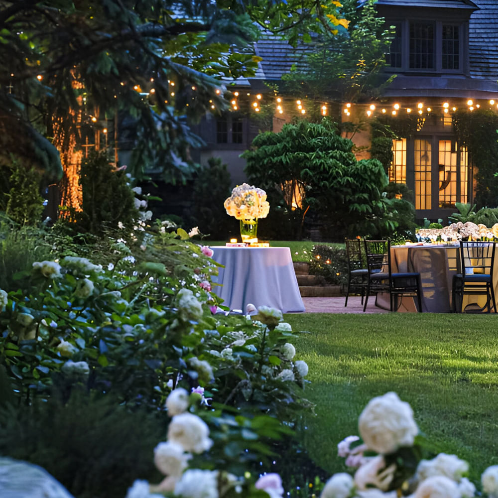 Garden,Shrub,Groundcover,Spring,Lawn,Backyard,Yard,Landscaping,Landscape lighting,Botanical garden