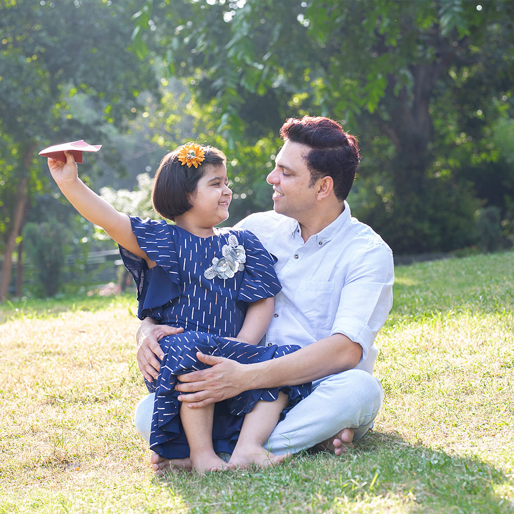 People,Happiness,Smile,Summer,Love,Child,Leisure,People in nature,Spring,Fun