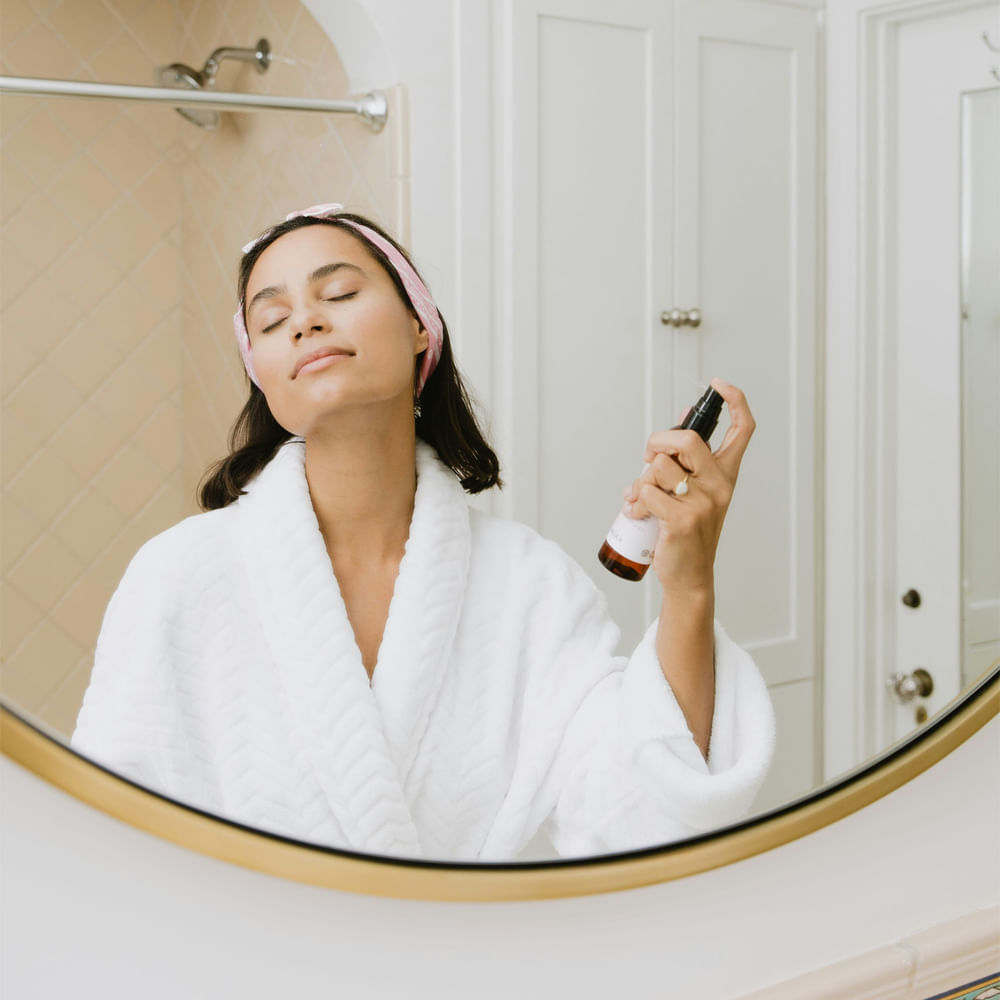 Personal care,Brush,Cosmetics,Hair care,Mirror,Bathroom,Plumbing fixture,Linens,Plumbing,Personal grooming