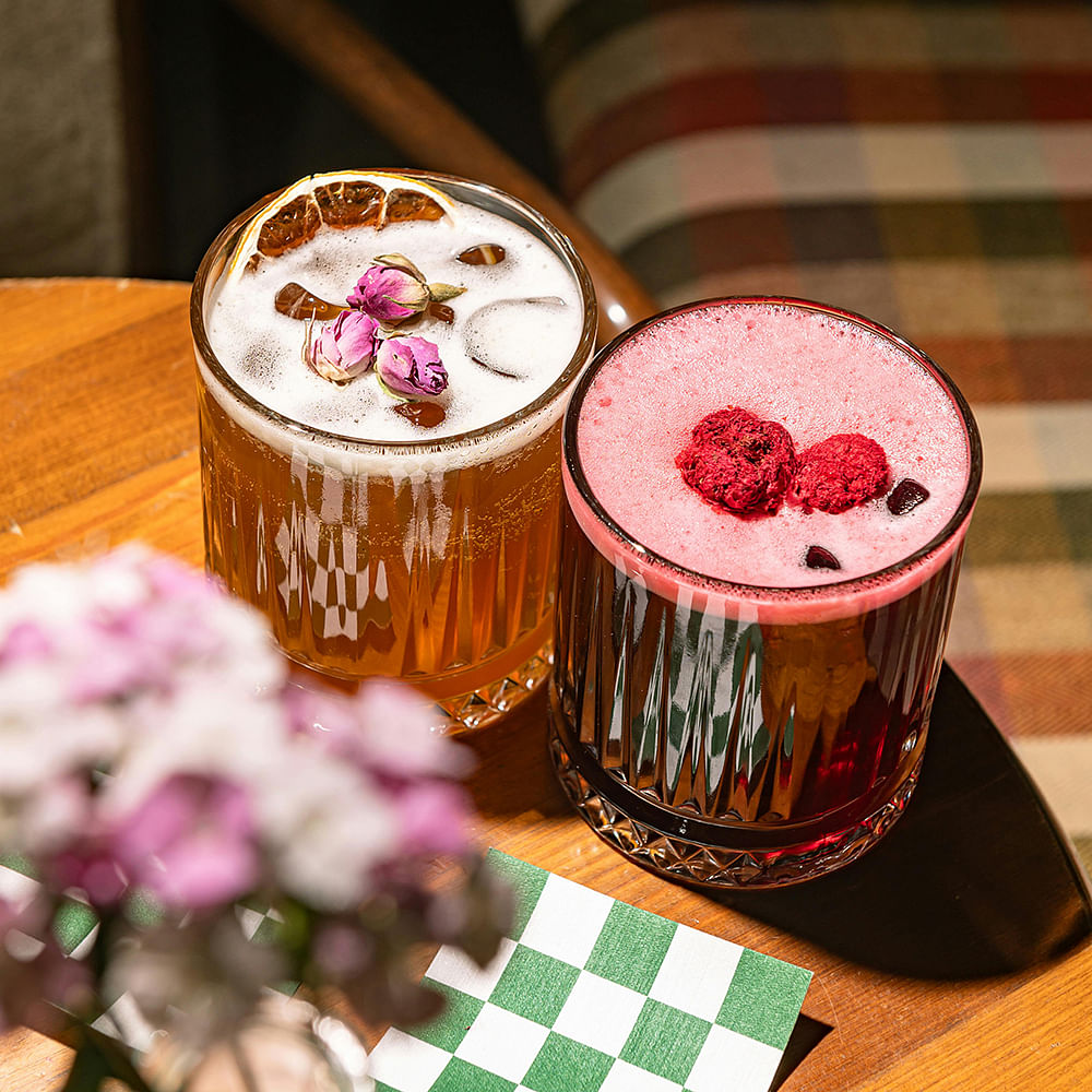 Tableware,Food,Serveware,Non-alcoholic drink,Juice,Classic cocktail,Recipe,Cocktail,Soft drink,Fizz