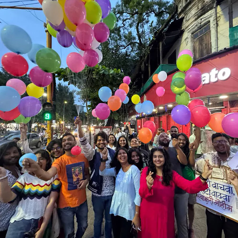 Balloon,Party Supply,Temple,Happiness,Event,Smile,Fun,Pedestrian,Leisure,Party