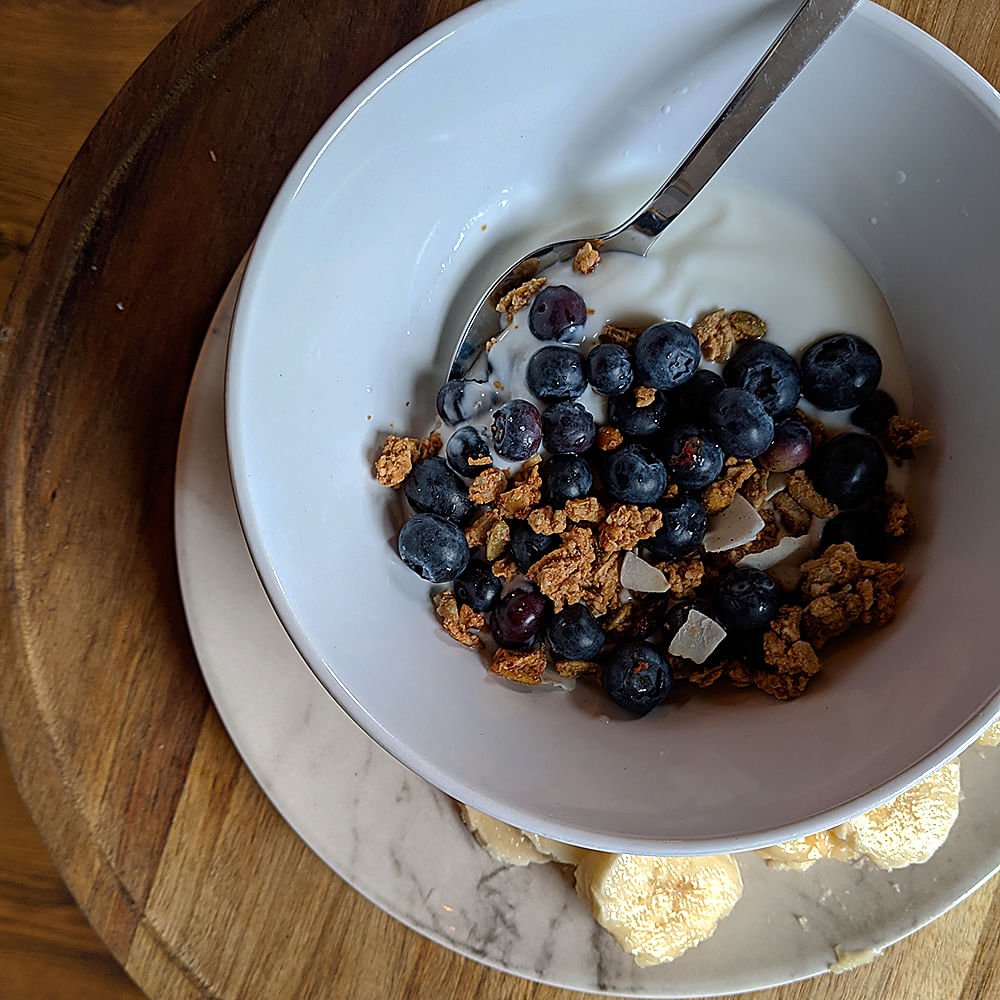 Food,Tableware,Ingredient,Produce,Fruit,Breakfast cereal,Berry,Breakfast,Bowl,Serveware