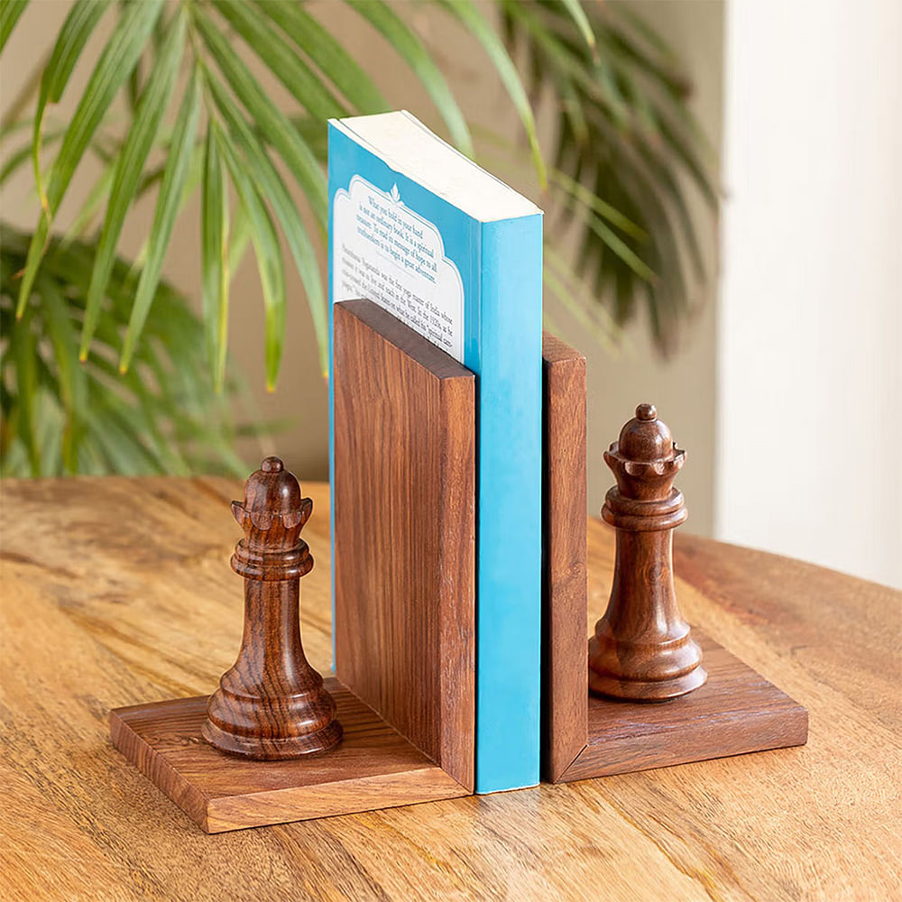 ExclusiveLane Chess Queen Hand Carved Book Ends In Sheesham Wood