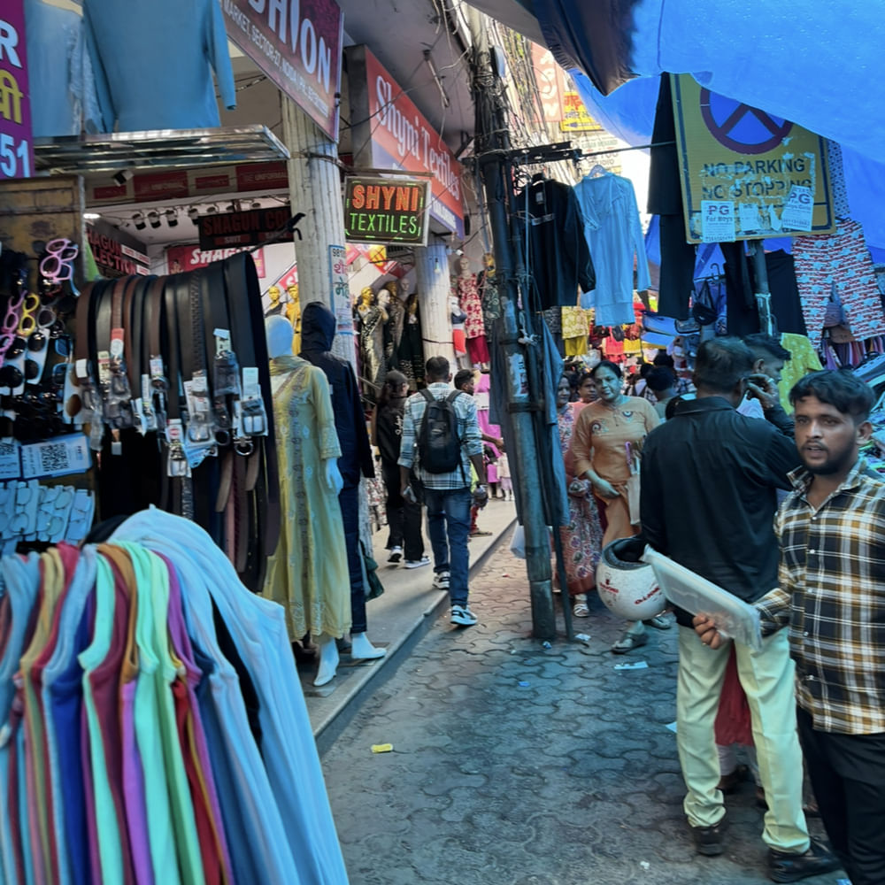 Bazaar,Temple,Public space,City,Retail,Market,Pedestrian,Street,Luggage & bags,Bag