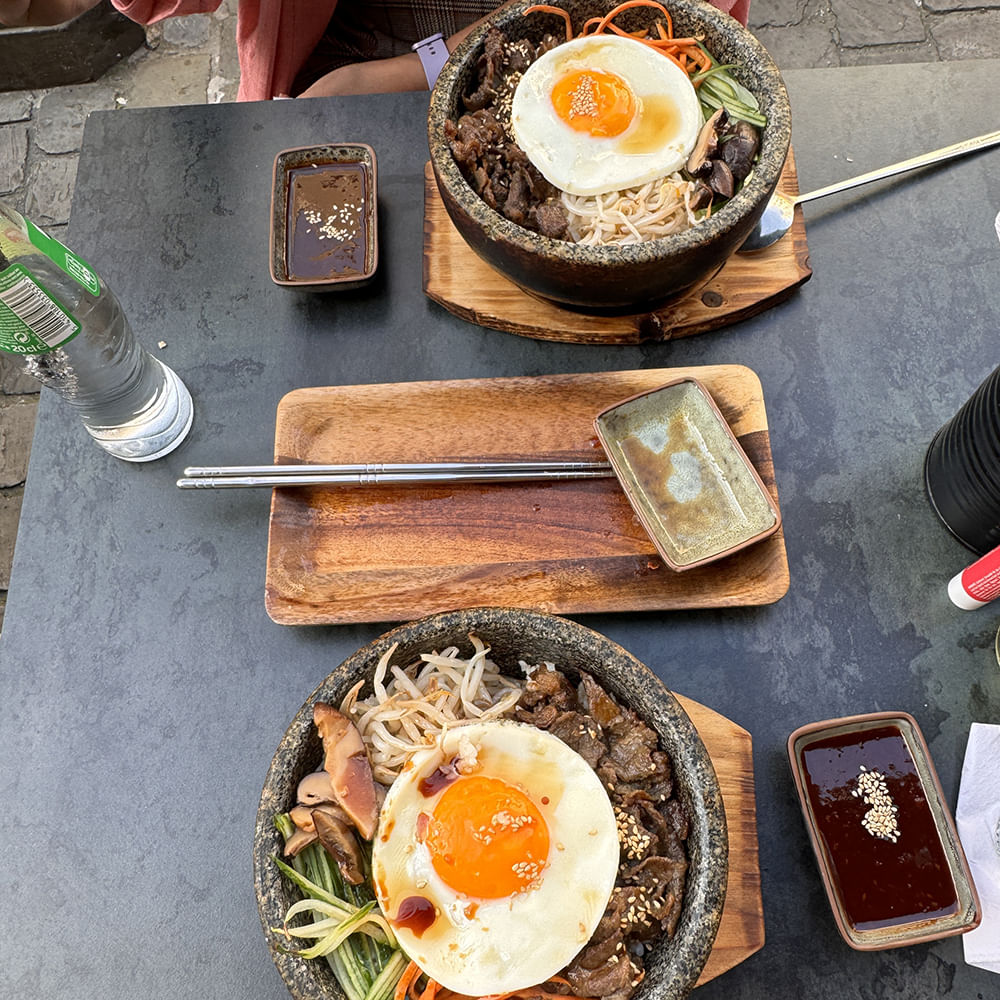 Food,Tableware,Ingredient,Yolk,Egg,Fried egg,Recipe,Serveware,Dishware,Lunch