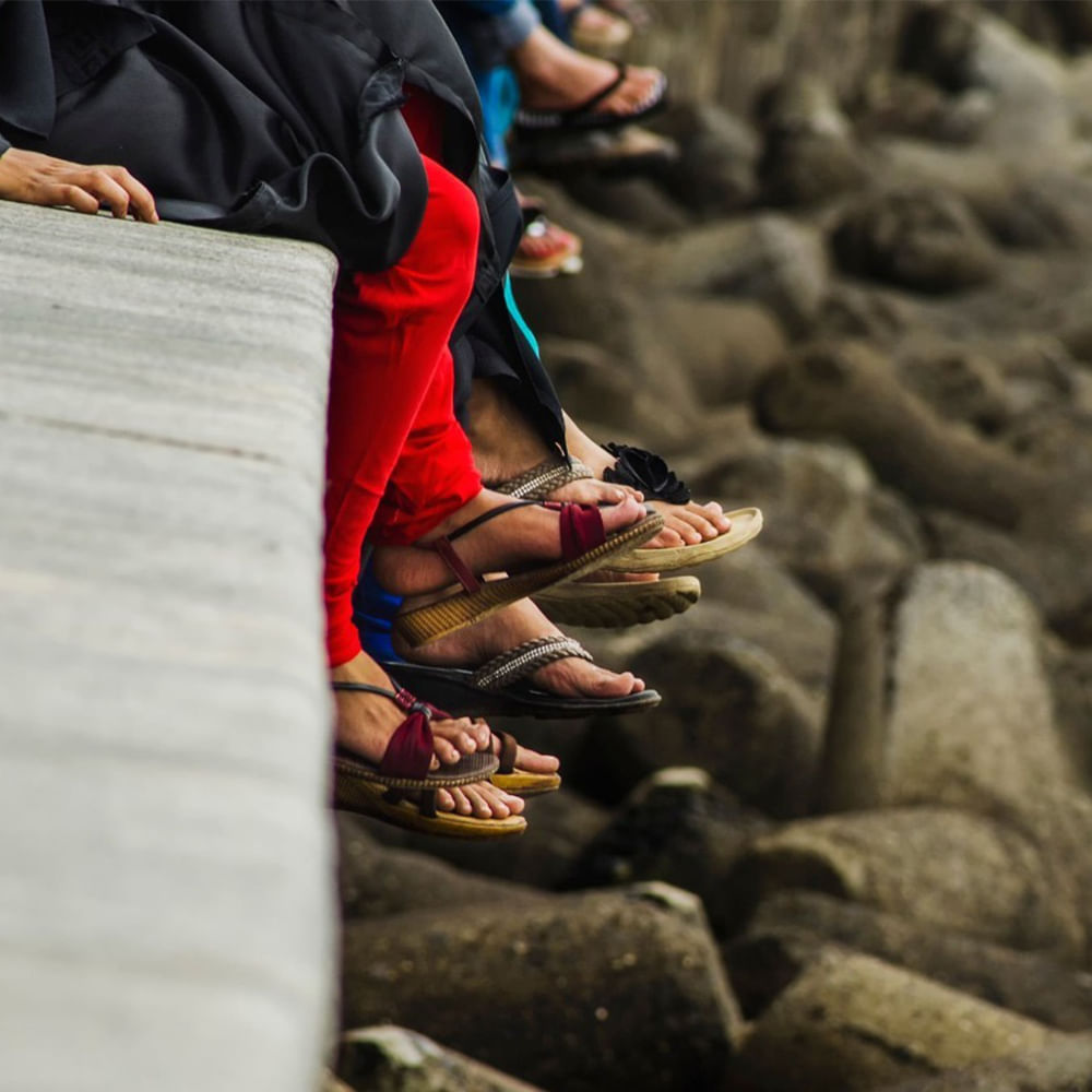 Shoe,Foot,Toe,People in nature,Leisure,Ankle,Slipper,Sandal,Flip-flops,Calf