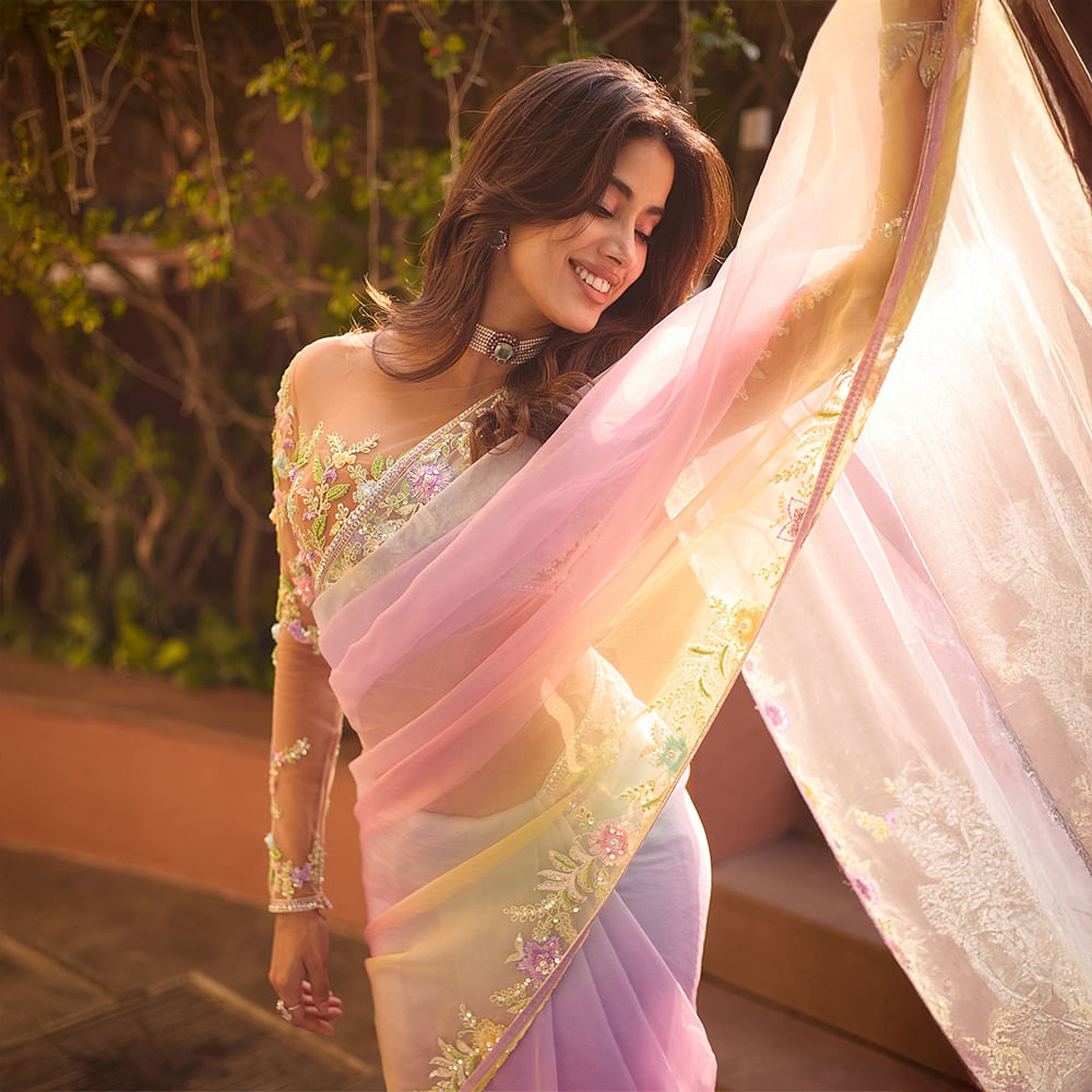 Sari,Formal wear,Pink,Fashion design,Silk,Model,Photo shoot,Bridal Party Dress,Bridal Clothing,Haute couture