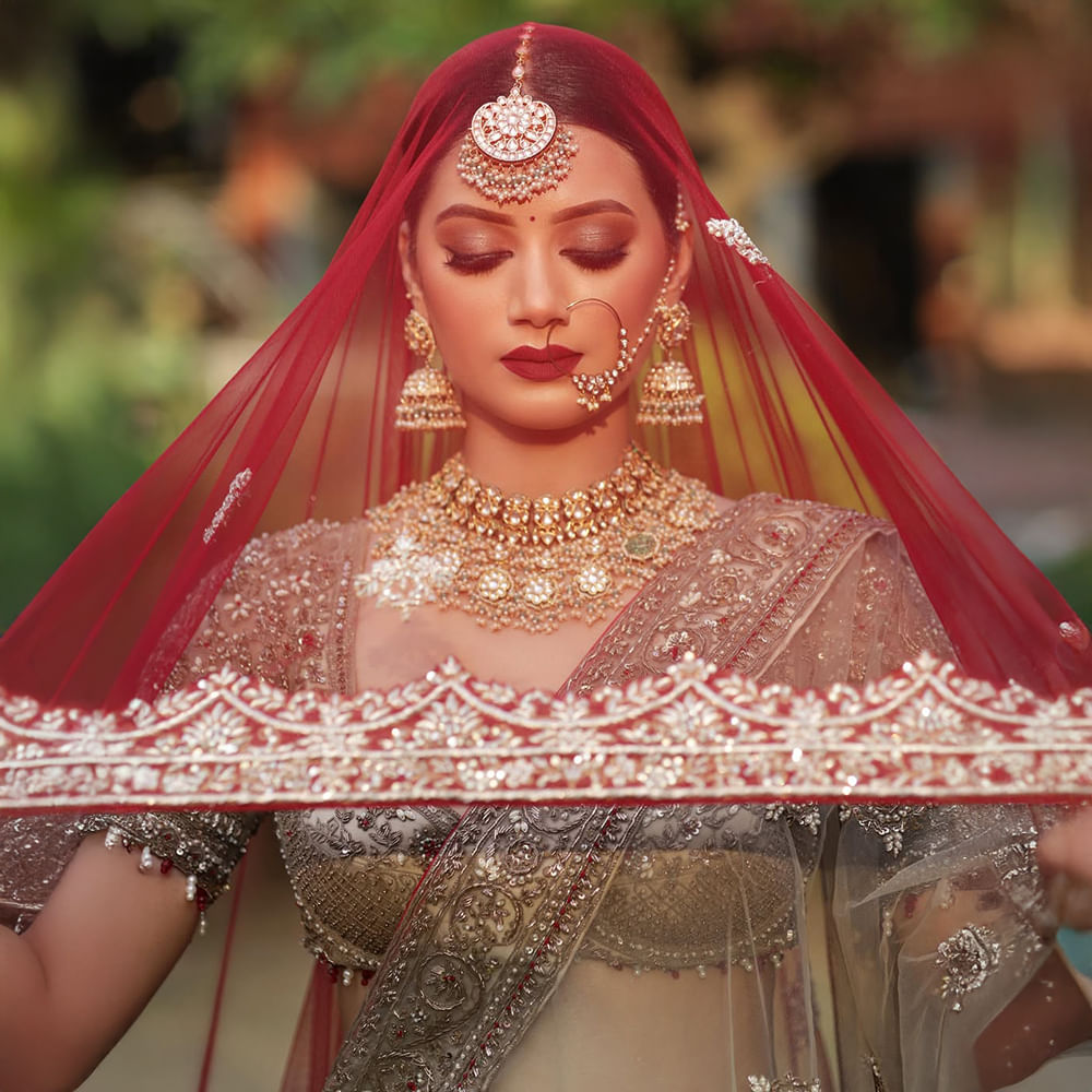 Neck,Bridal Clothing,Bride,Pink,Formal wear,Wedding dress,Tradition,Sari,Embellishment,Embroidery