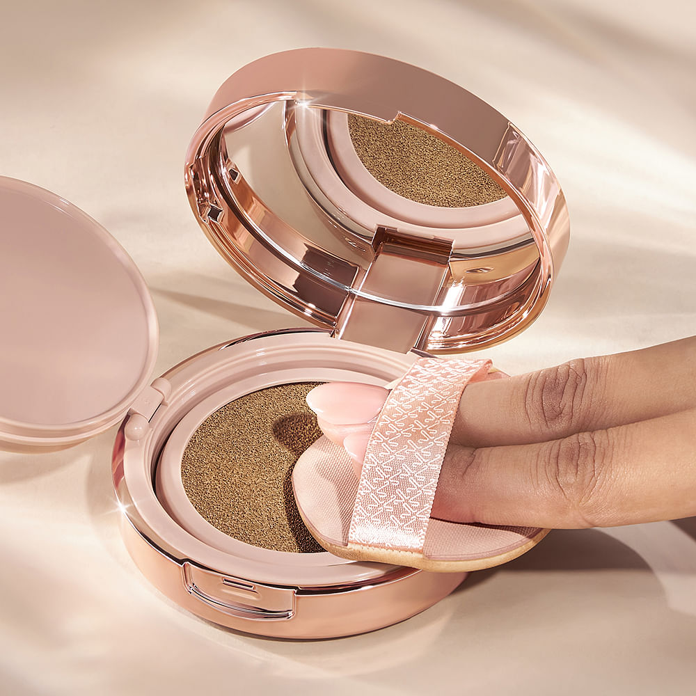 Pink,Personal care,Cosmetics,Copper,Eye shadow,Nail,Glitter