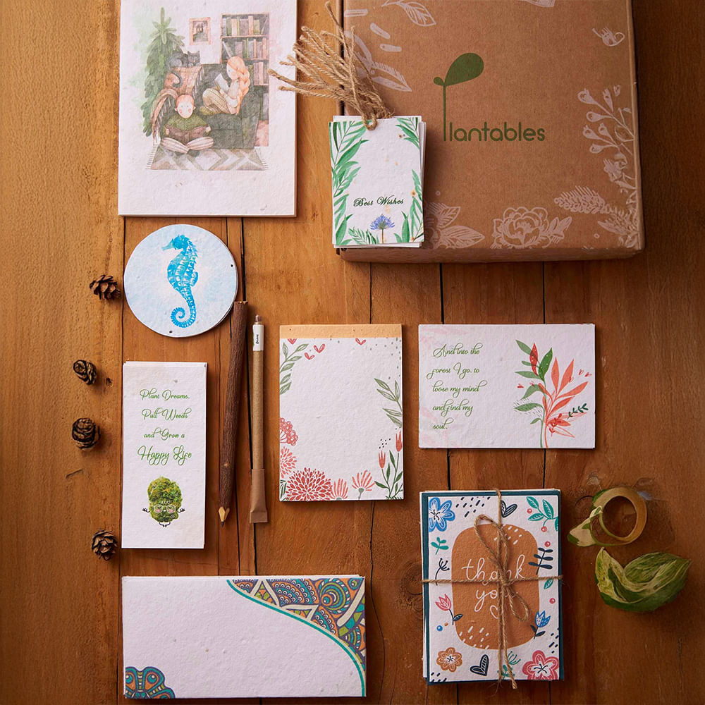 Paper,Paper Product,Craft,Stationery,Creative arts,Envelope,Natural material,Office supplies,Greeting card,Art Paper