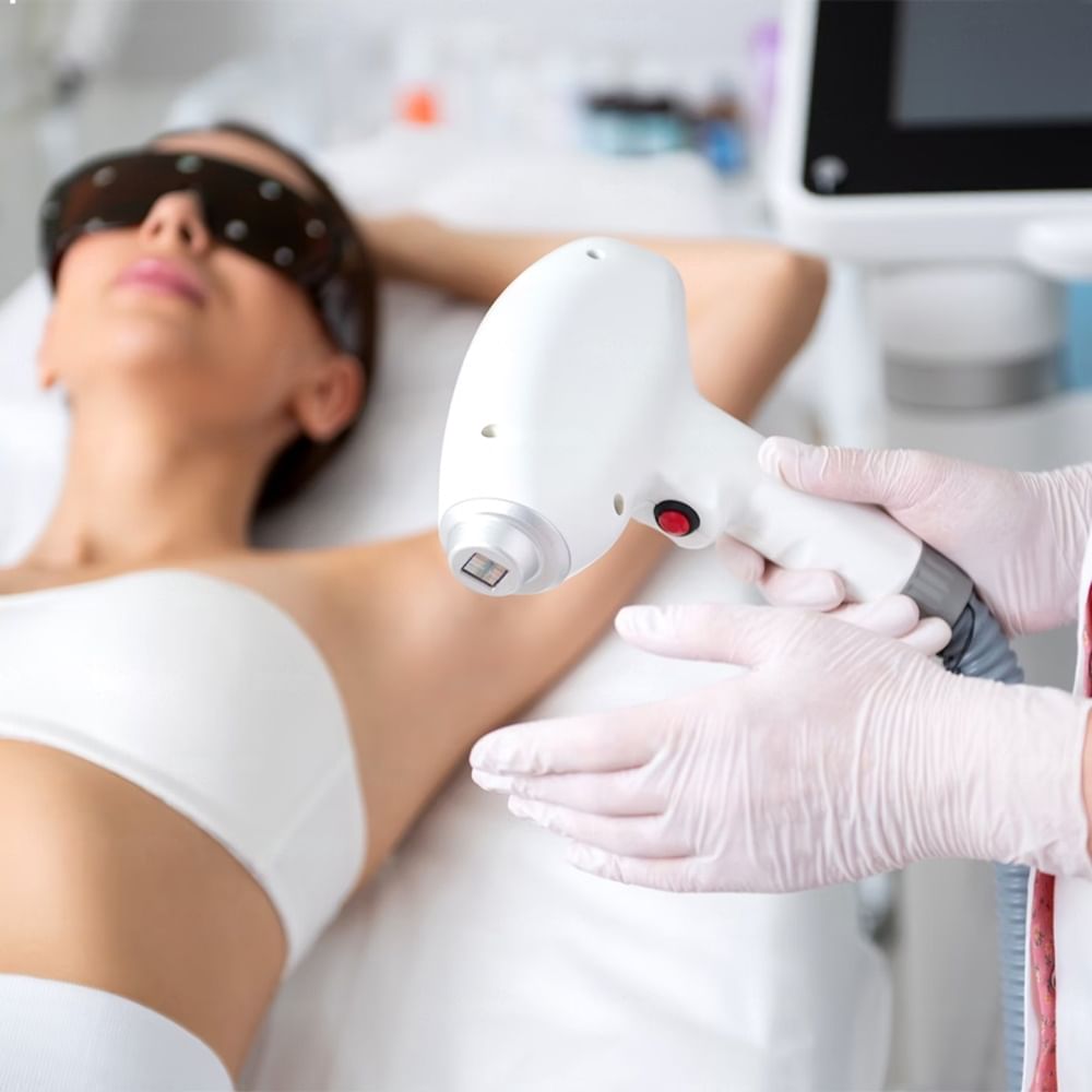 Patient,Health Care,Medical procedure,Therapy,Beauty salon,Clinic,Medical,Medical equipment,Hospital,Health Professional