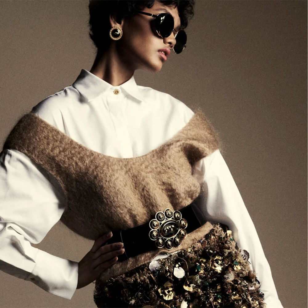 Sleeve,Fashion,Neck,Waist,Fashion Model,Model,Fashion design,Fur,Belt,Day Dress