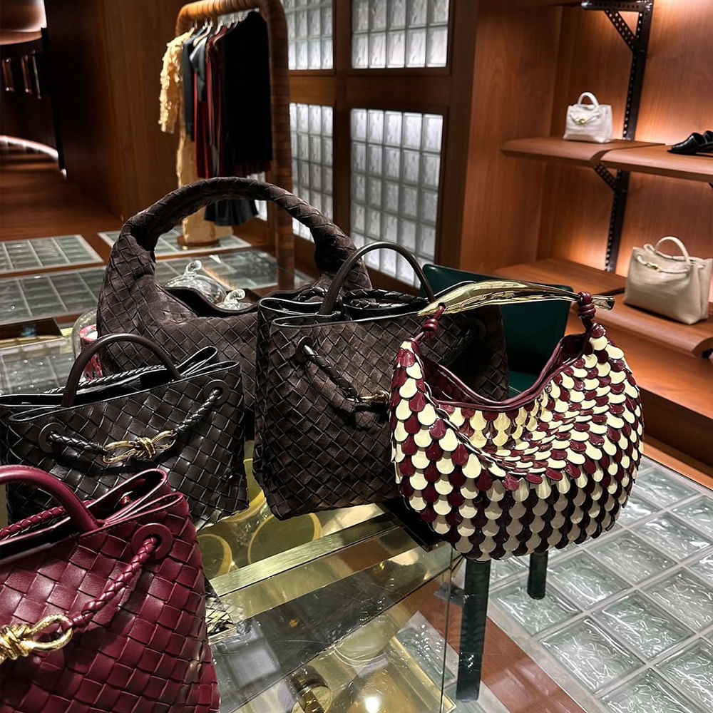 Bag,Luggage & bags,Handbag,Shoulder Bag,Leather,Baggage,Hand luggage,Pattern