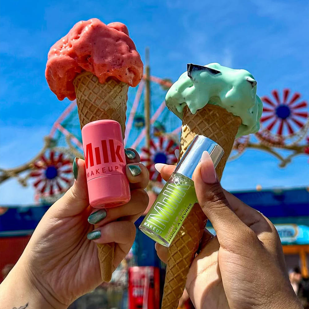 Ice cream cone,Food,Ice cream,Ingredient,Frozen dessert,Dessert,Gelato,Cone,Dairy product,Battered ice cream