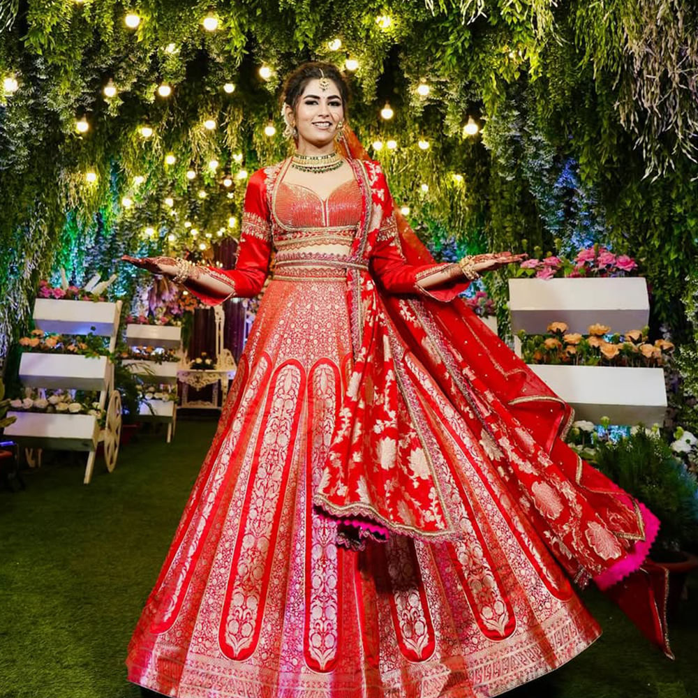 Red,Tradition,Fashion design,Bridal Clothing,Gown,Haute couture,Makeover,Ceremony,Bride,Model