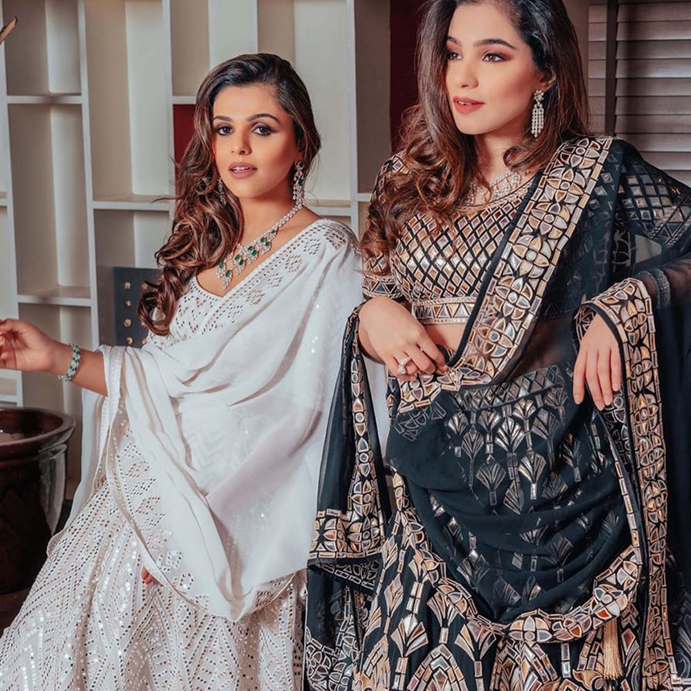Sari,Fashion,Fashion design,Silk,Shawl,Silver,Model,Motif,Design,Photo shoot
