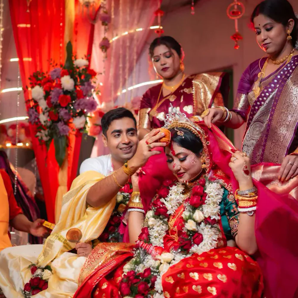 Happiness,Event,Temple,Ceremony,Jewellery,Sari,Bride,Tradition,Marriage,Smile