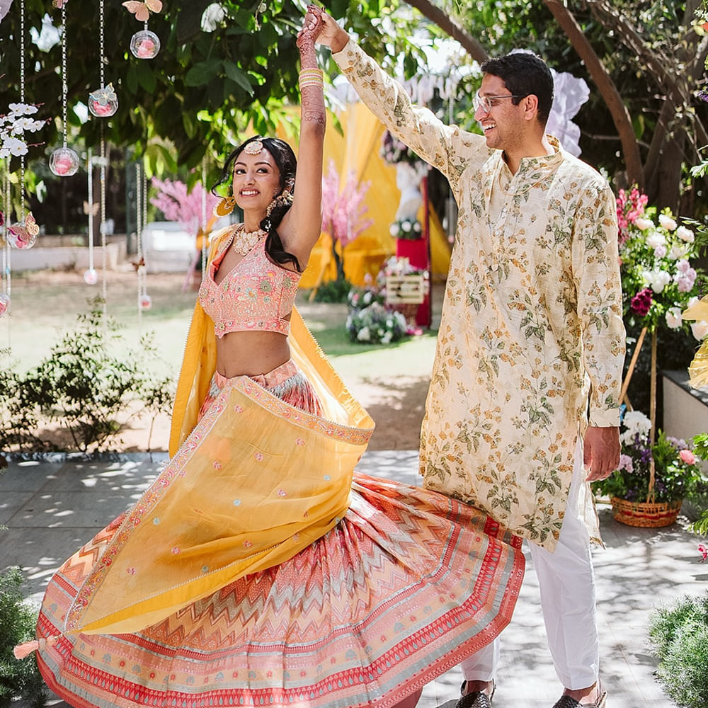 Temple,Textile,Event,Tradition,Sari,Happiness,Ceremony,Bride,Bridal Clothing,Floral design