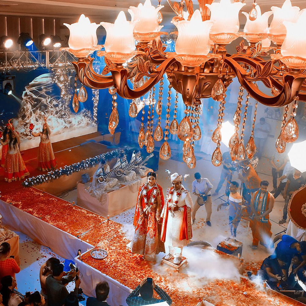 Event,Lighting,Entertainment,Tradition,Performing Arts,Decoration,Festival,Display window,Performance,Party Supply