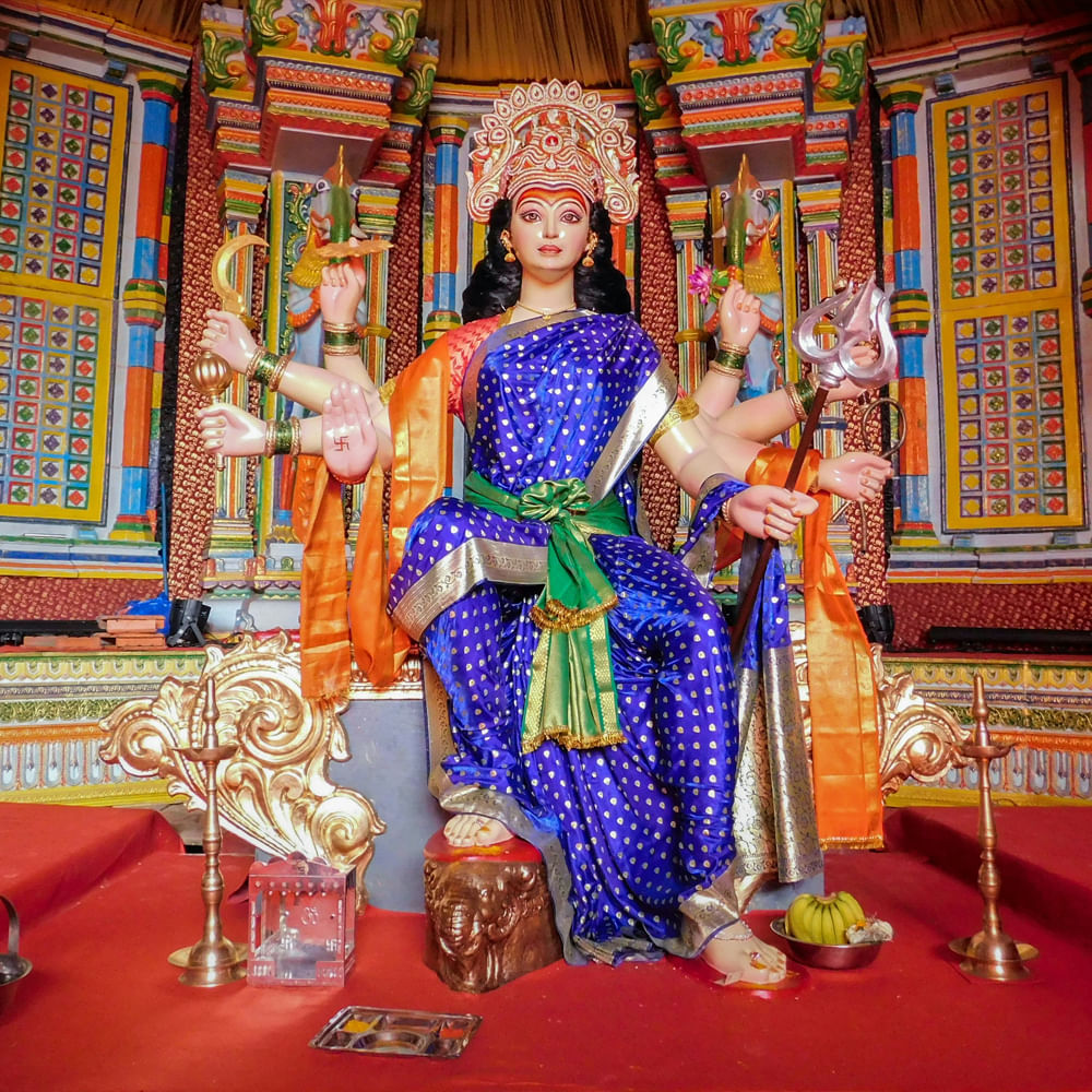 Temple,Human body,Tradition,Hindu Temple,Temple,Headpiece,Makeover,Shrine,Ritual,Decoration