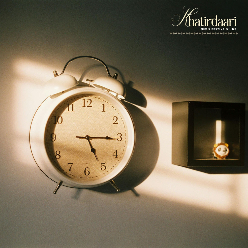 Clock,Watch,Alarm clock,Quartz clock,Silver,Still life photography,Antique,Design,Still life,Gauge