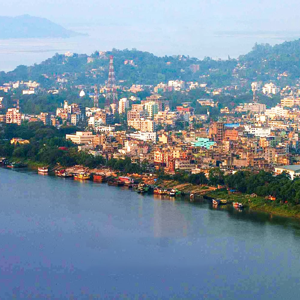 Water resources,City,Urban area,Waterway,Residential area,Metropolitan area,Bank,Metropolis,River,Bird's-eye view