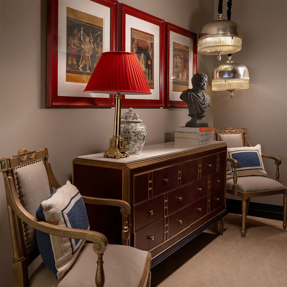 Furniture,Interior design,Wood,Picture frame,Lighting,Flooring,Brown,Floor,Lampshade,Room