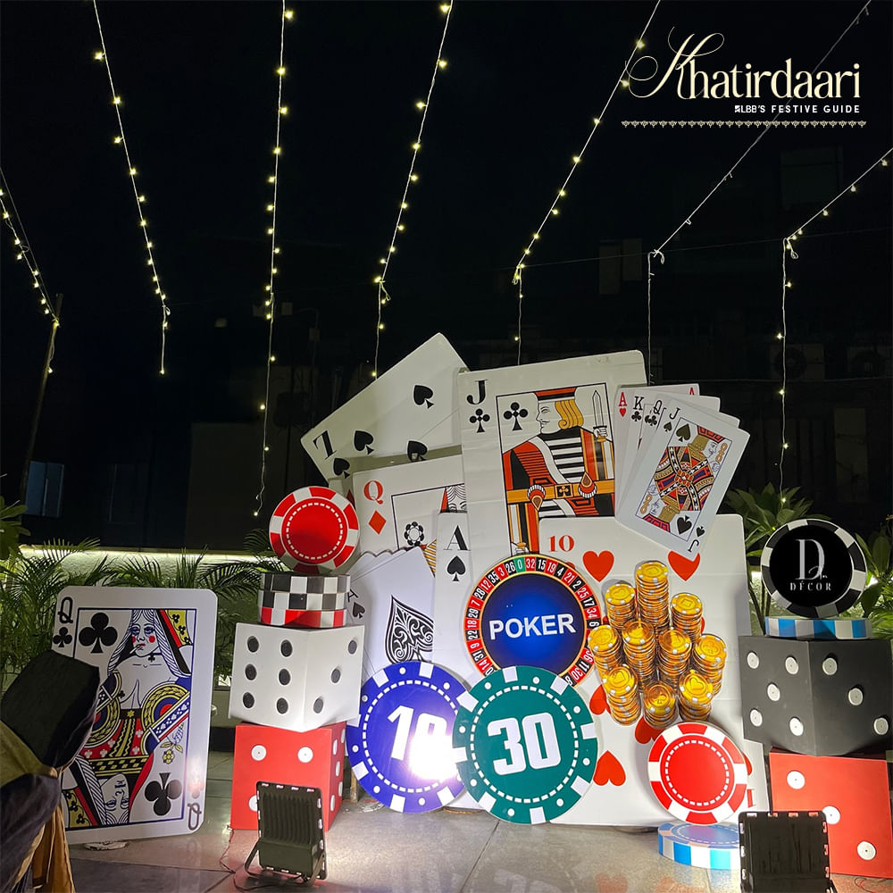 Gambling,Poker,Game,Card game,Casino,Poker Set,Dice