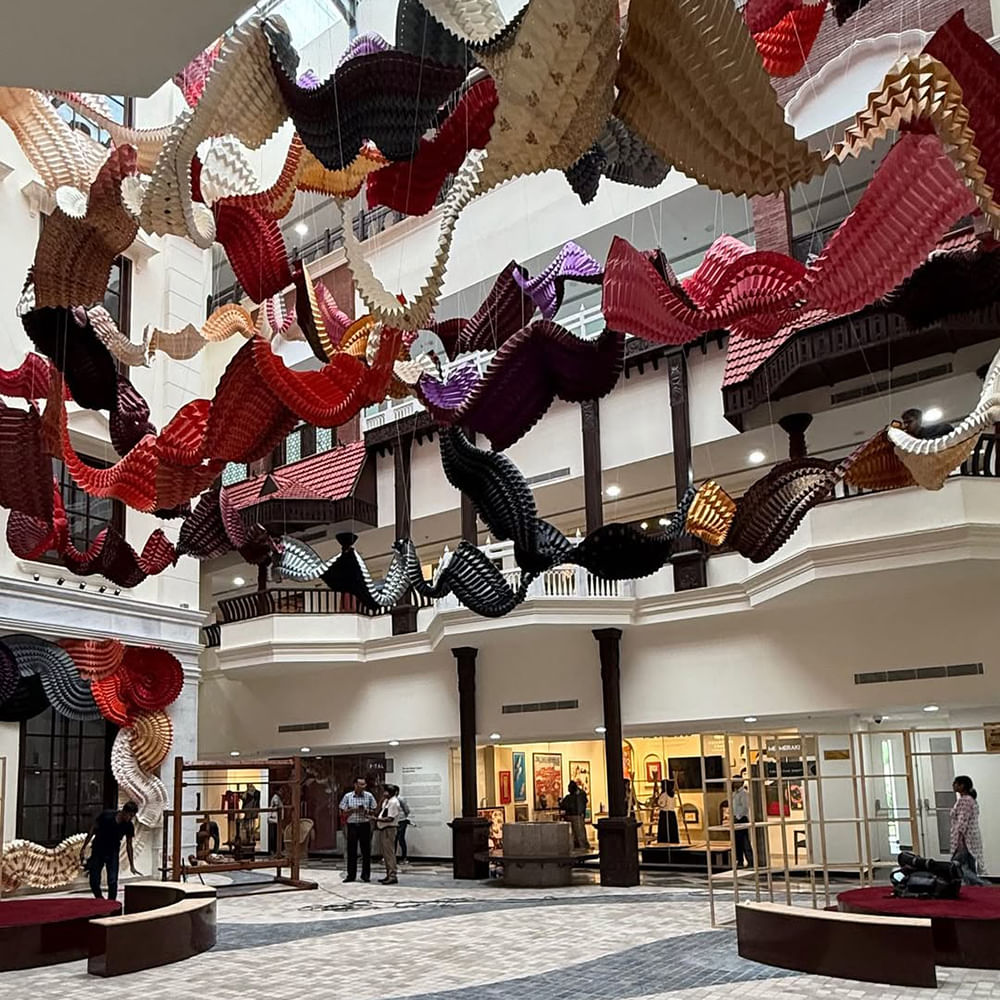 Interior design,Ceiling,Retail,Hall,Decoration,Cleanliness