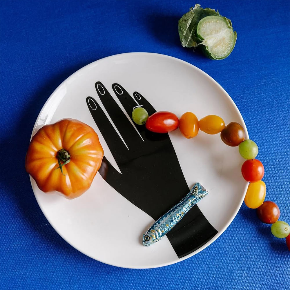 Tableware,Dishware,Food,Produce,Kitchen utensil,Plate,Cutlery,Vegetable,Fruit,Natural foods