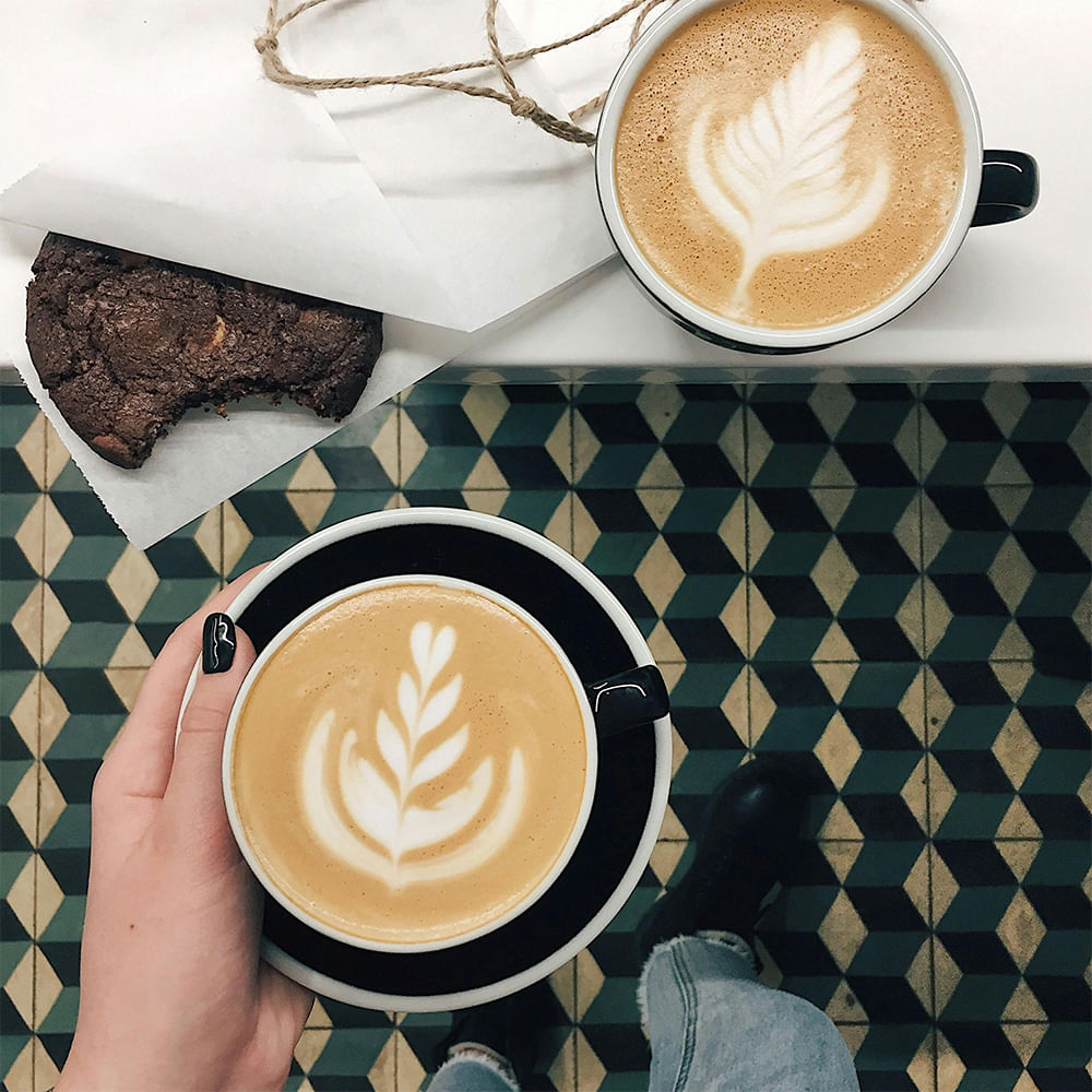 Coffee,Tableware,Caffè macchiato,Cortado,Cappuccino,Flat white,Cup,Java coffee,Wiener Melange,Coffee cup