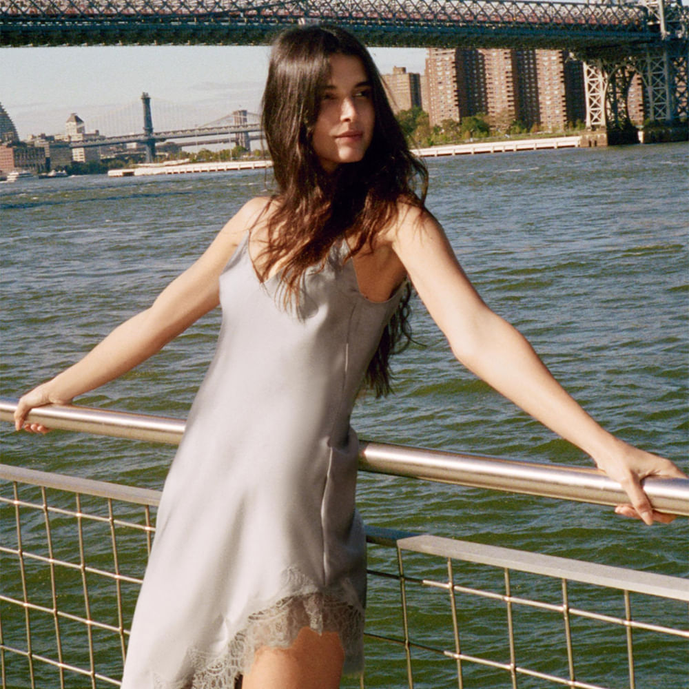 Dress,Fashion,Beauty,Thigh,One-piece garment,Day Dress,Fashion Model,Knee,Cocktail dress,Foot