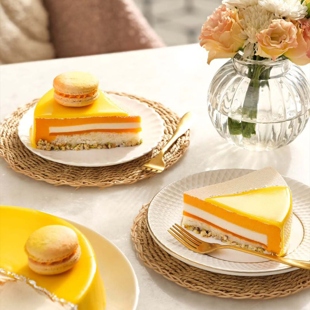 Food,Cake,Tableware,Ingredient,Dessert,Cheesecake,Dishware,Plate,Serveware,Pastry