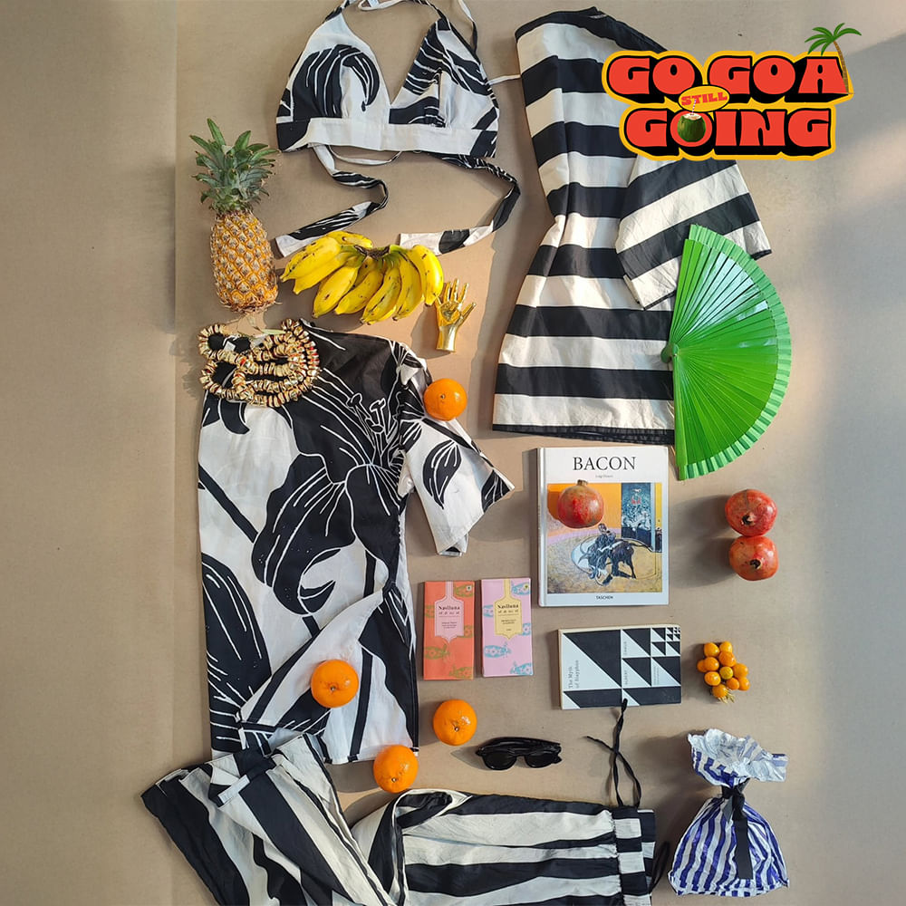 Yellow,Pineapples,One-piece garment,Day Dress,Pineapple,Produce,Palm trees,Strapless dress