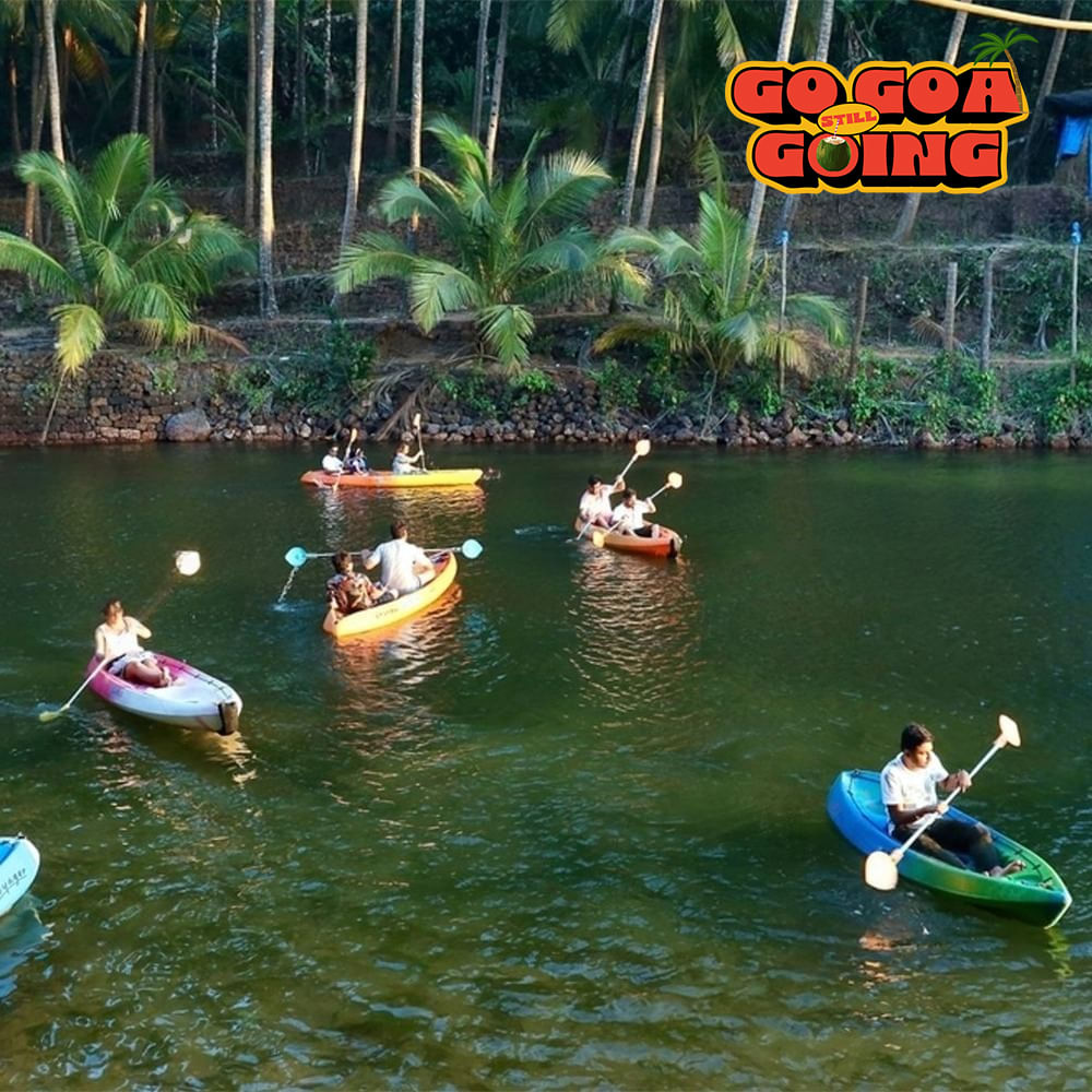 Boat,Recreation,Kayak,Watercraft,Boats and boating--Equipment and supplies,Kayaking,Water sport,Leisure,Boating,Paddle