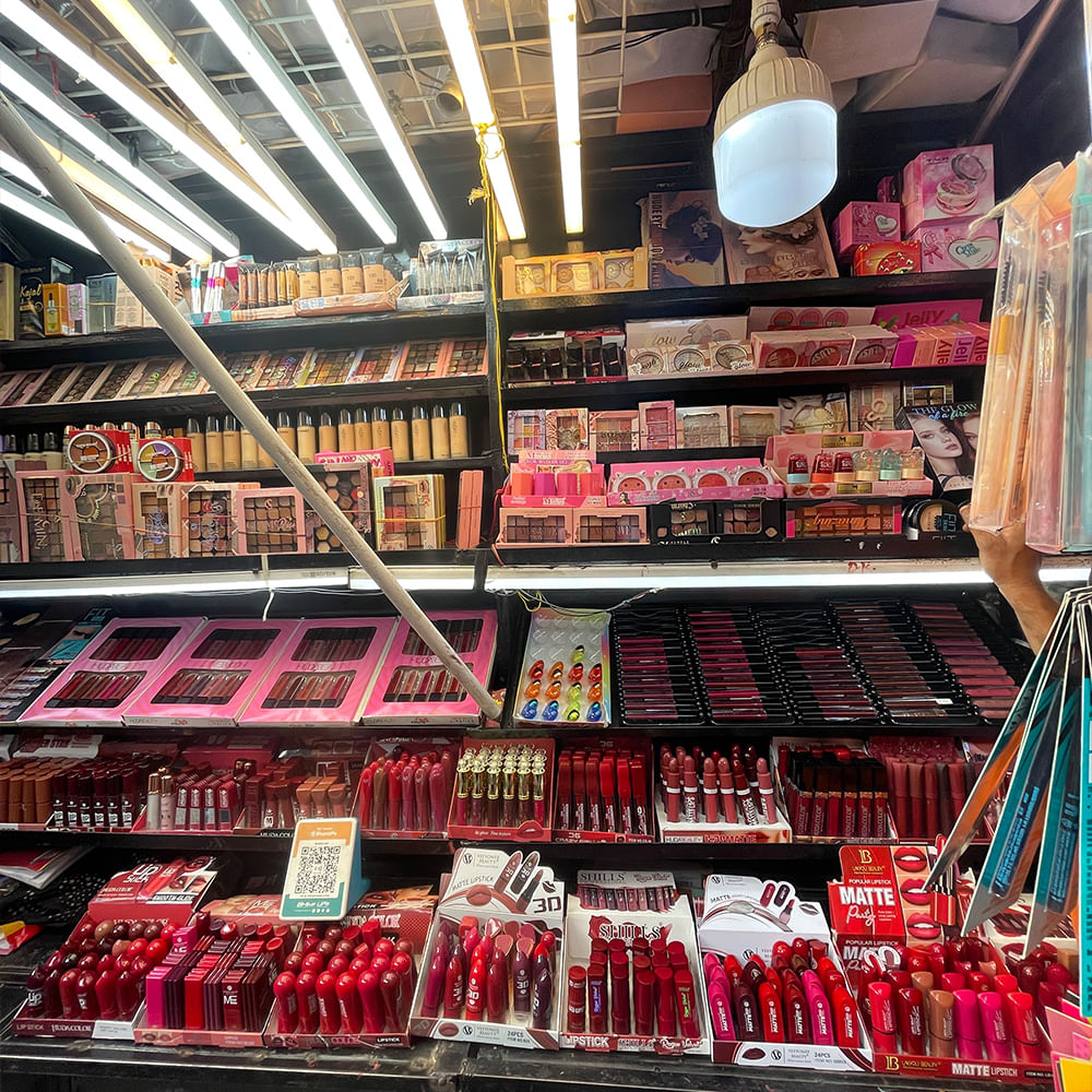 Shelf,Convenience store,Retail,Shelving,Food,Supermarket,Grocery store,Market