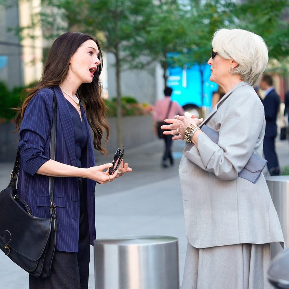 Bag,Sleeve,Eyewear,Vision Care,Fashion,Luggage & bags,Handbag,Sunglasses,Waist,Blazer