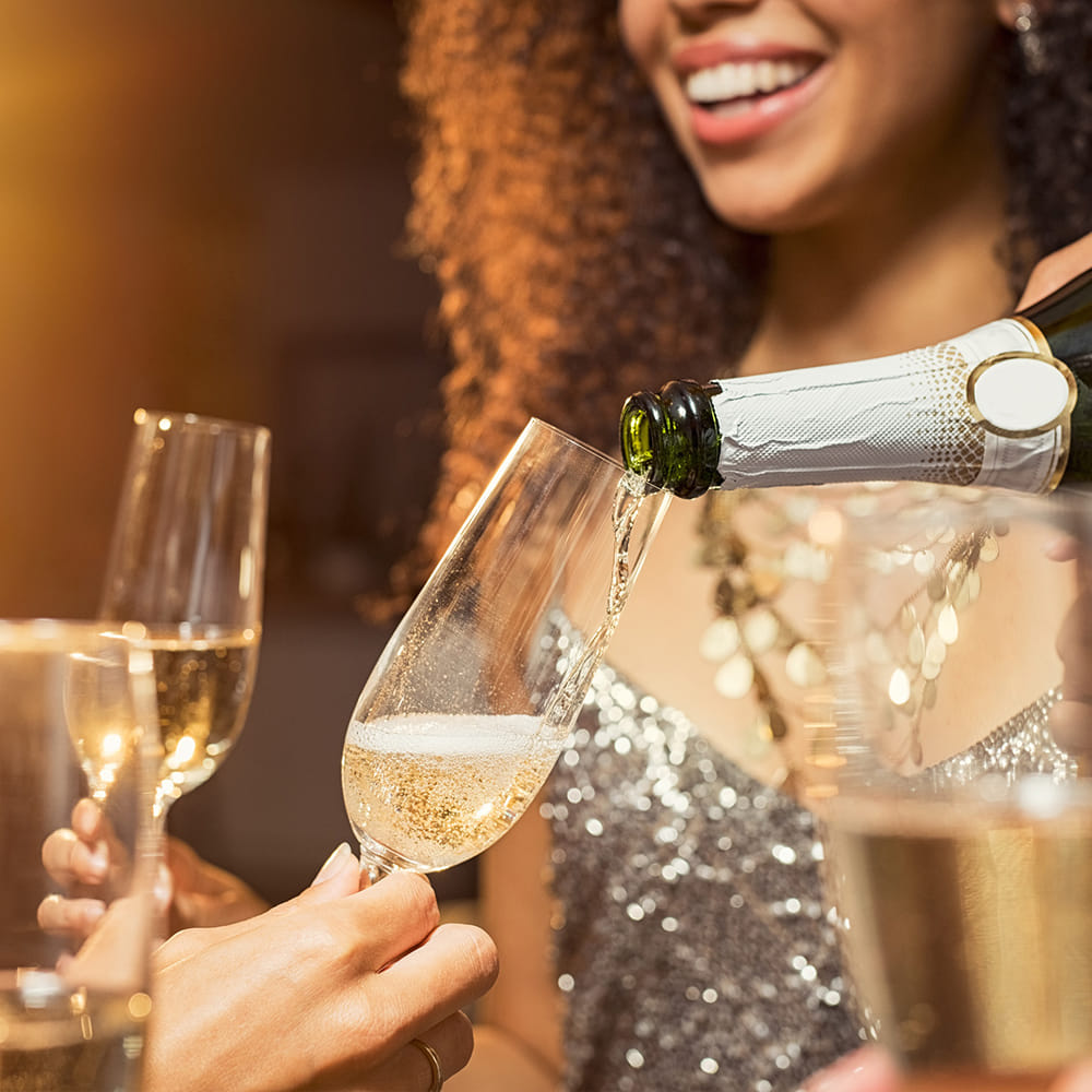 Stemware,Alcoholic drink,Drinkware,Wine glass,Alcohol,Tableware,Champagne,Champagne glass,Barware,Liquor