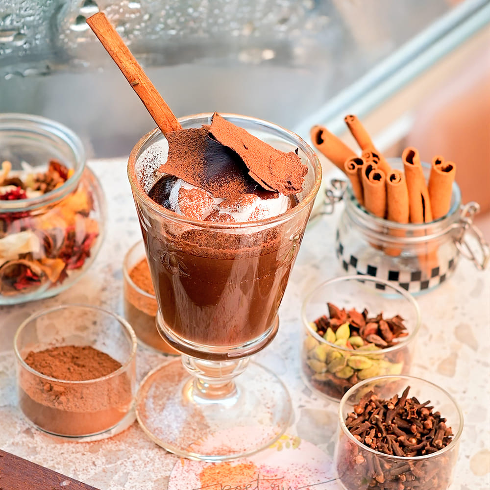 Food,Tableware,Ingredient,Cinnamon,Non-alcoholic drink,Recipe,Dessert,Chocolate,Cocoa solids,Cinnamon stick