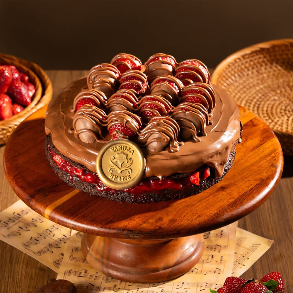 Food,Cake,Ingredient,Dessert,Chocolate,Ganache,Chocolate cake,Sachertorte,Icing,Pastry